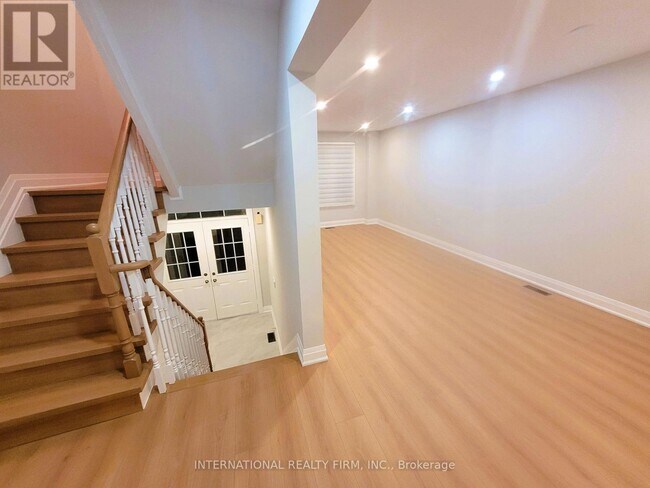 Building Photo - 50 Beresford Dr