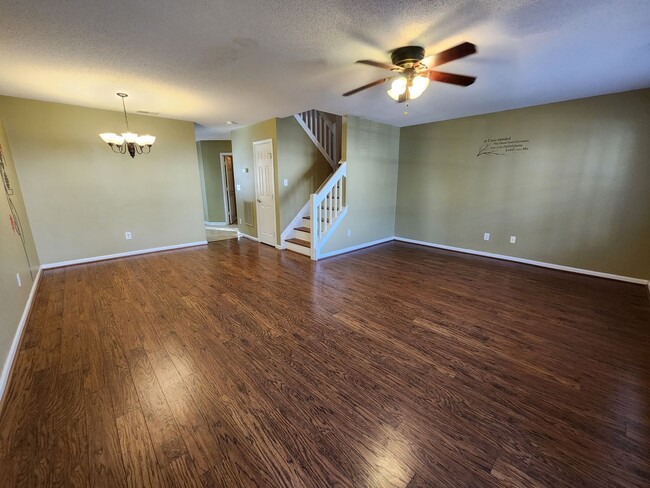 Foto del edificio - 2 Bedroom Townhome in Huntington Ridge