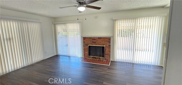 Foto del edificio - 22743 Miriam Way