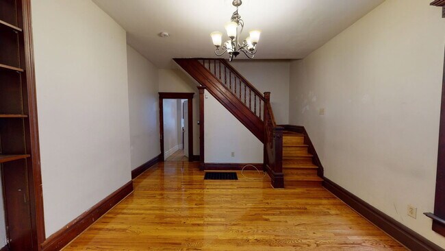 Foto del edificio - 180 W 8th Ave
