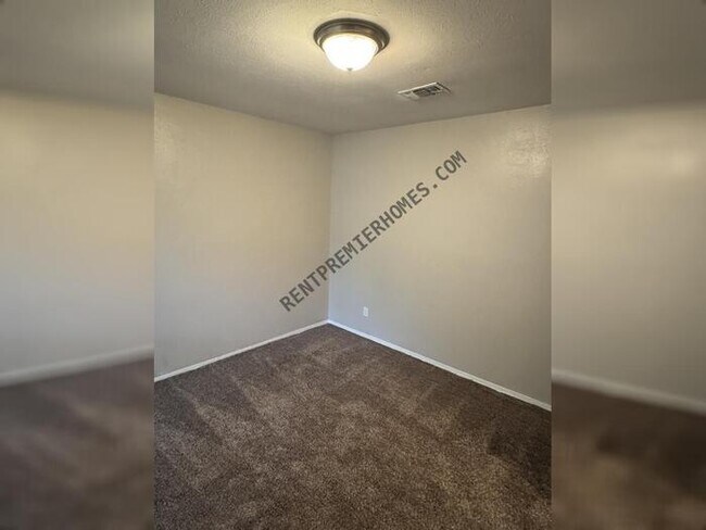 Foto del edificio - 5408 Greenwood Way