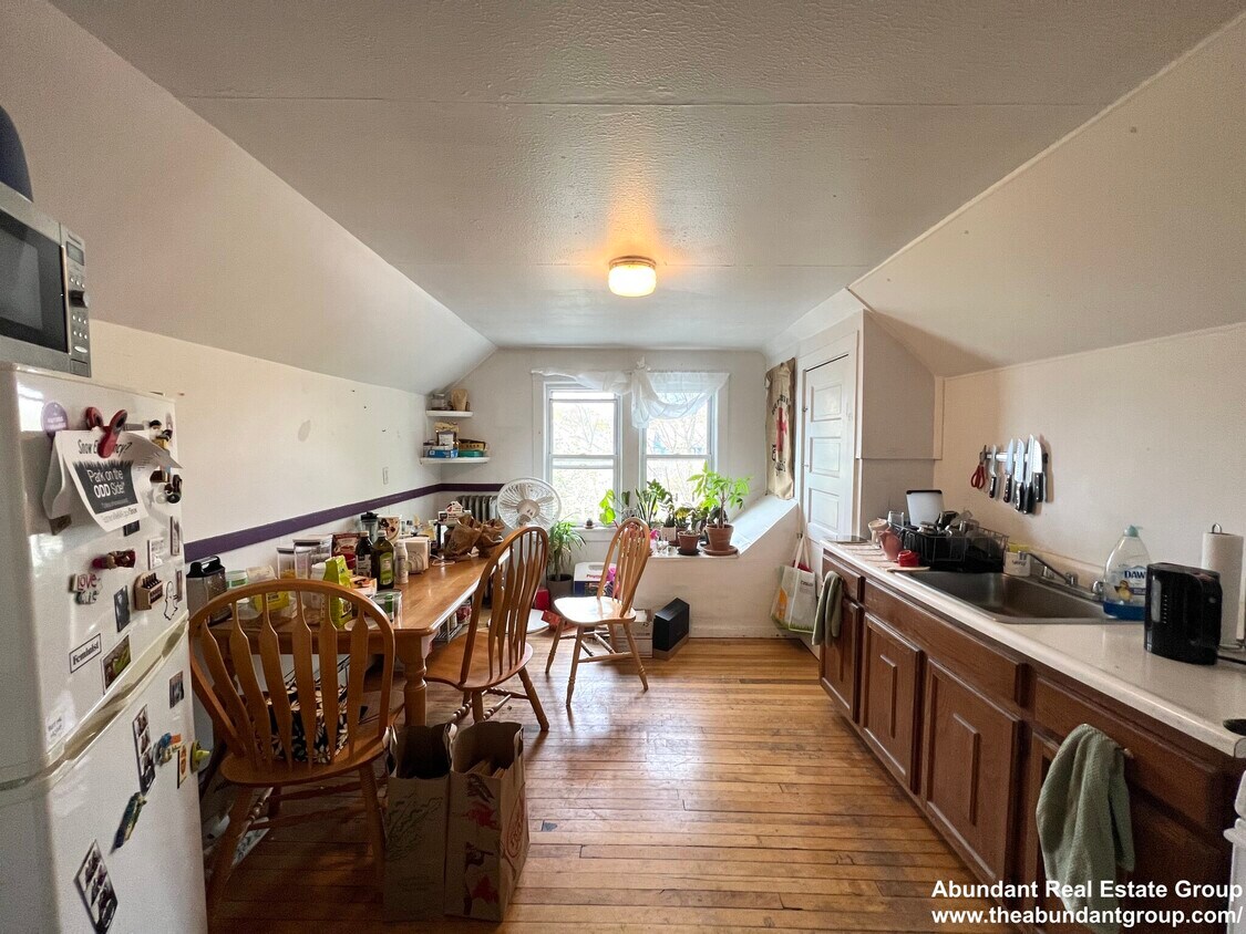 11 Burnham St Unit 3A, Somerville, MA 02144 Condo for Rent in