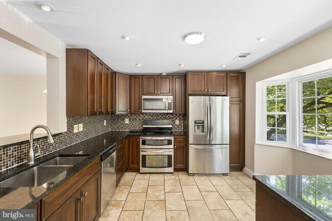 Foto del edificio - 124 Barnsfield Ct