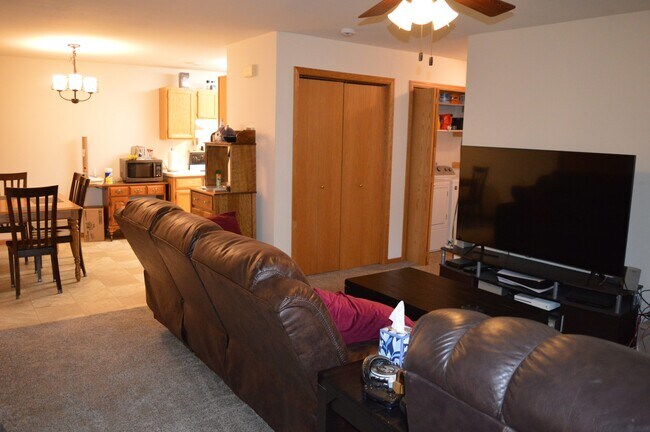 Foto del edificio - 207 School Rd