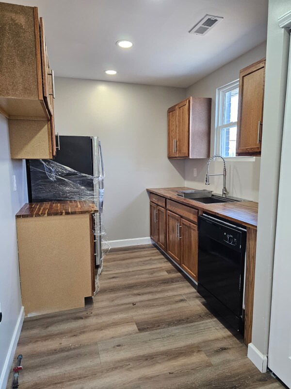 Building Photo - 4904 Sherman Oaks Dr