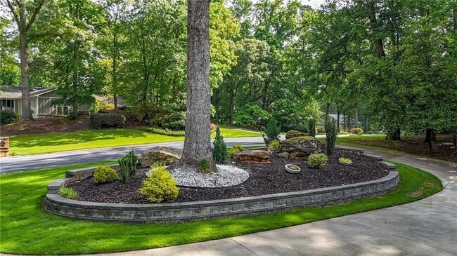 Foto del edificio - 3270 Brookview Dr