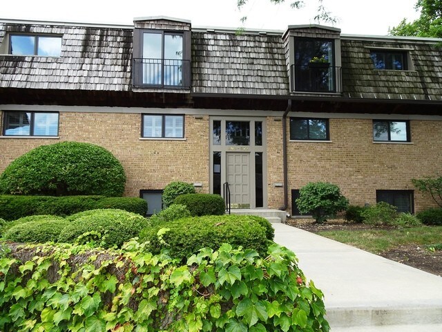 Primary Photo - 208 Kenston Ct