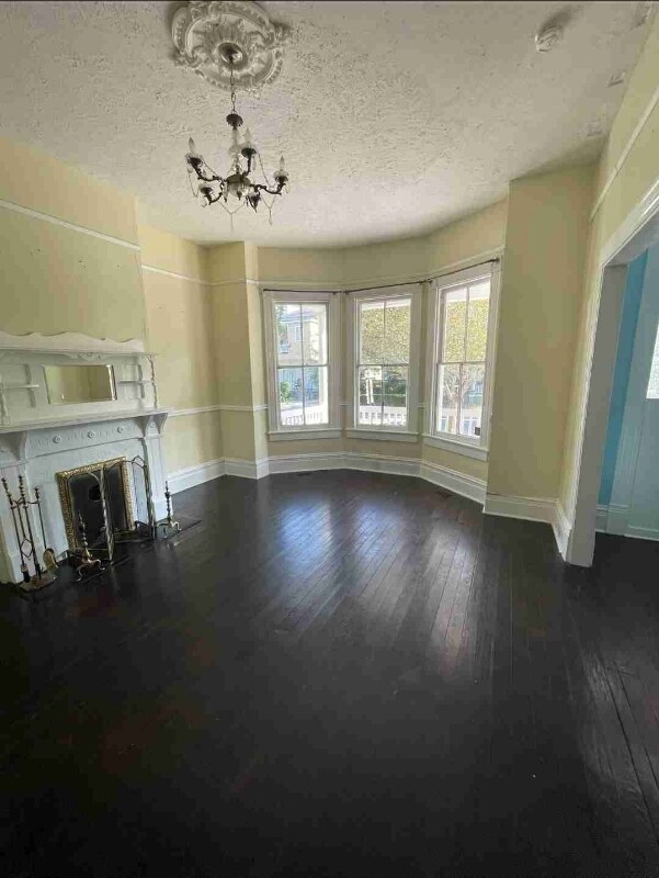 Building Photo - 206 W 39th St