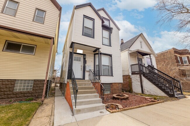 Foto del edificio - 6833 S Champlain Ave