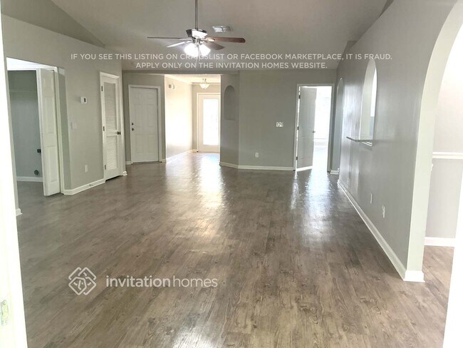 Foto del edificio - 11774 Mountain Ash Rd E