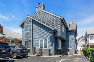Building Photo - 62 Sherman Ave