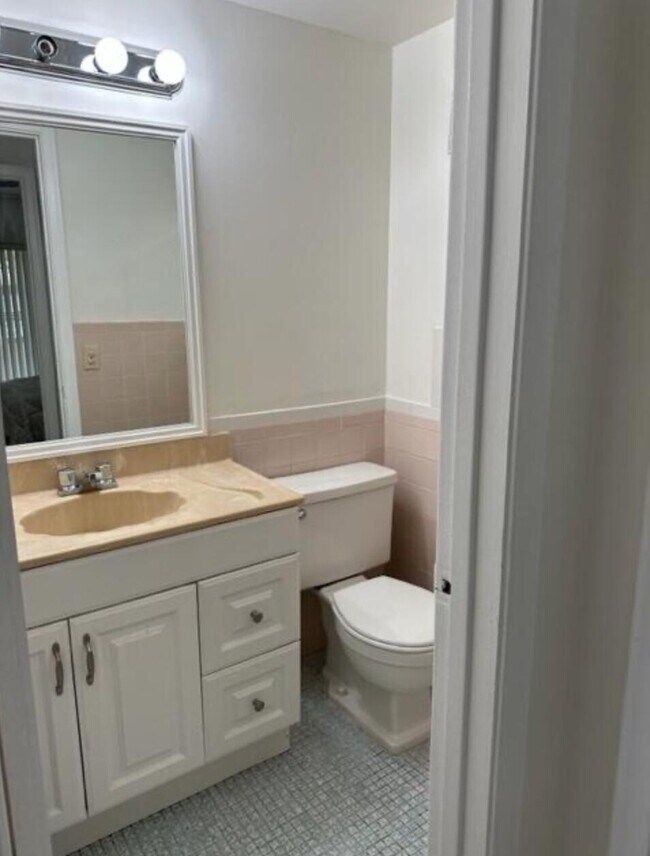 Foto del edificio - 72 Norwich C