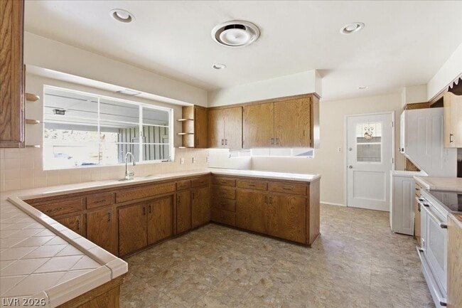 Building Photo - 1709 S 14th St