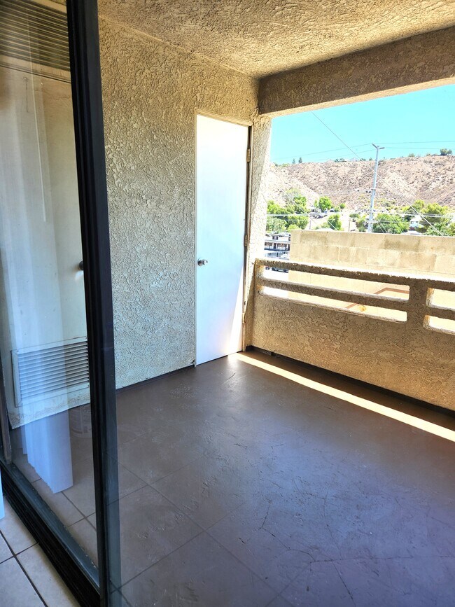 Cubierta y almacenamiento - 28323 Hillfield Ln