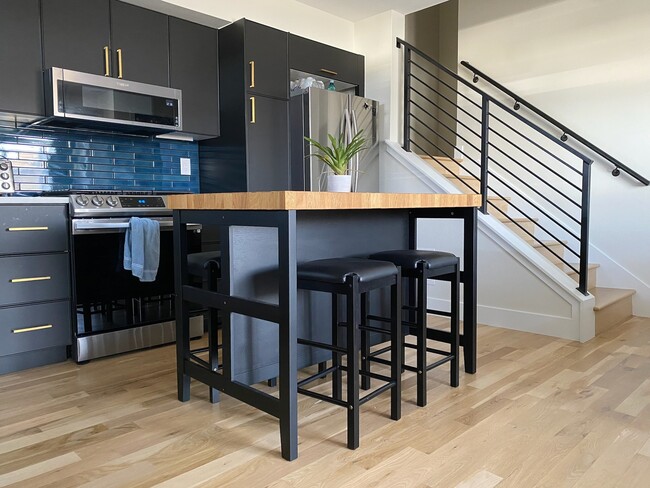 Photo - 2400 S Delaware St Townhome