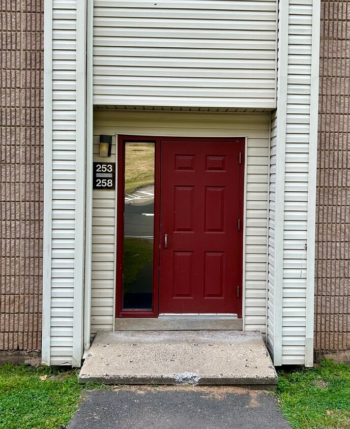 Building Photo - 254 Burgundy Hill Ln
