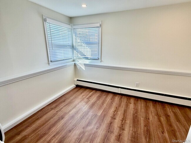 Foto del edificio - 211 W Walnut St