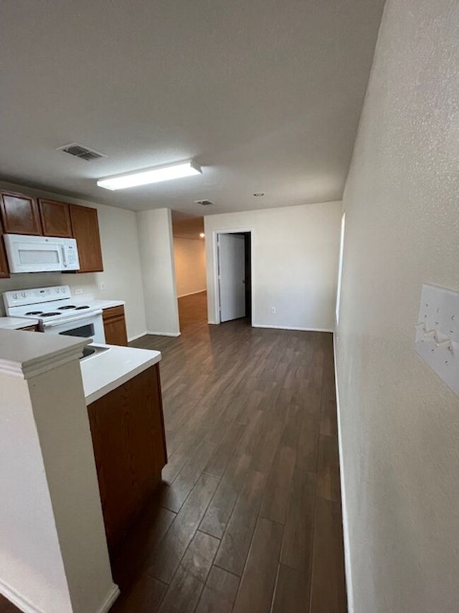 Foto del edificio - 1212 Switchgrass Ln