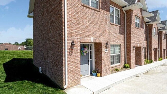 Building Photo - 510 Broadridge Dr