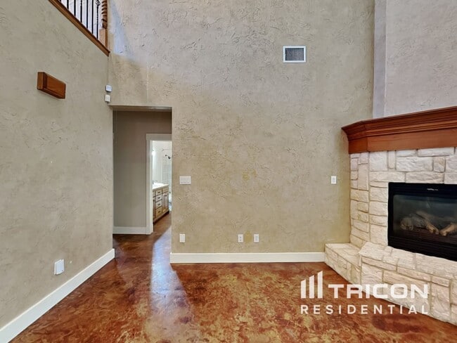 Building Photo - 1312 Miles Ct