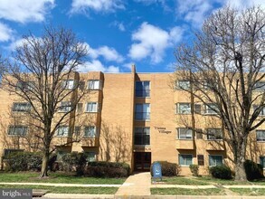 Building Photo - 200 Locust St SE