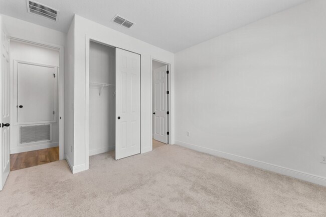 Building Photo - 7322 34th Ct E