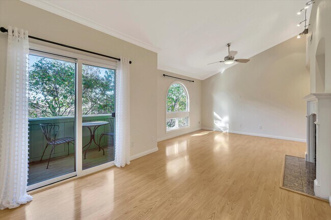 Foto del edificio - 3717 Clayton Rd