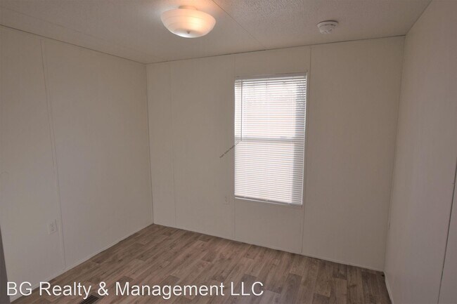 Building Photo - 3 br, 1 bath House - 316B Goss Rd