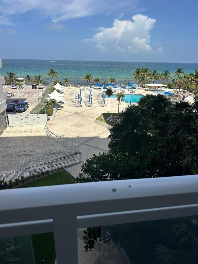 Building Photo - 2030 S Ocean Dr