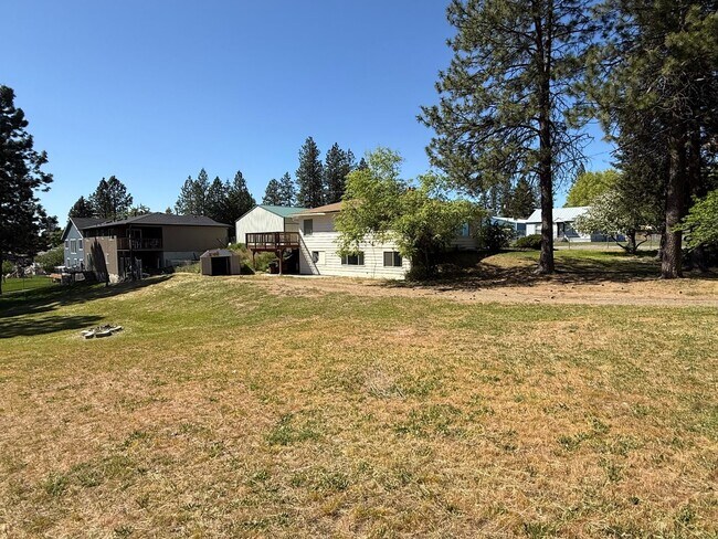 Foto del edificio - 5 Bedroom Home Available In Spokane Valley!