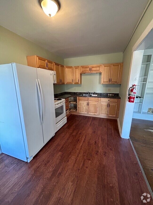 Apartments For Rent in Morristown, VT with Hardwood Floors 1 Rentals