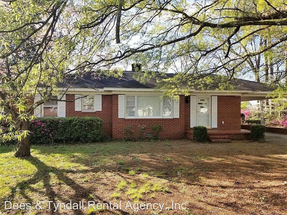 Foto principal - 3 br, 1 bath House - 1912 N. Berkeley Blvd.