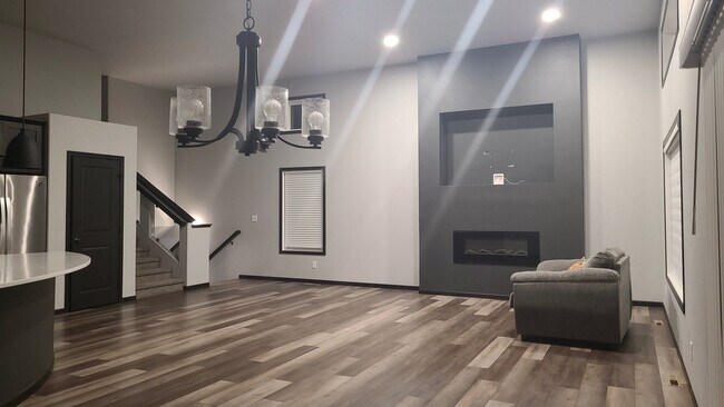 Building Photo - 6040 Kodiak Ln