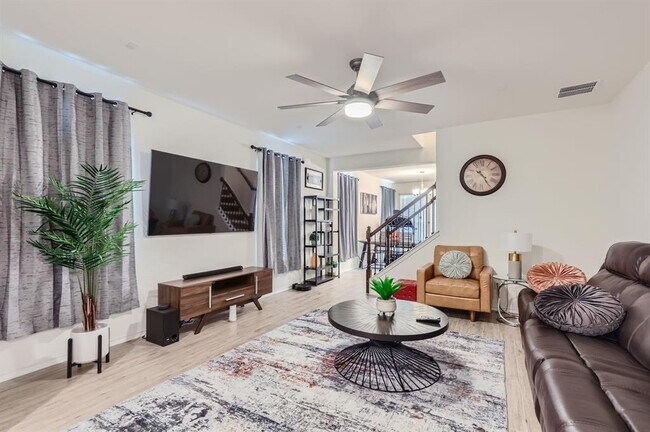 Foto del edificio - 2110 Goji Ln