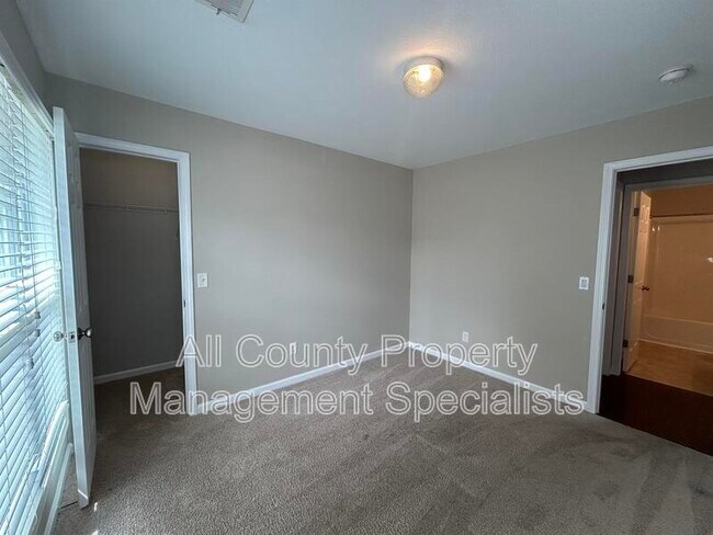 Foto del edificio - 237 Windy Hollow Dr
