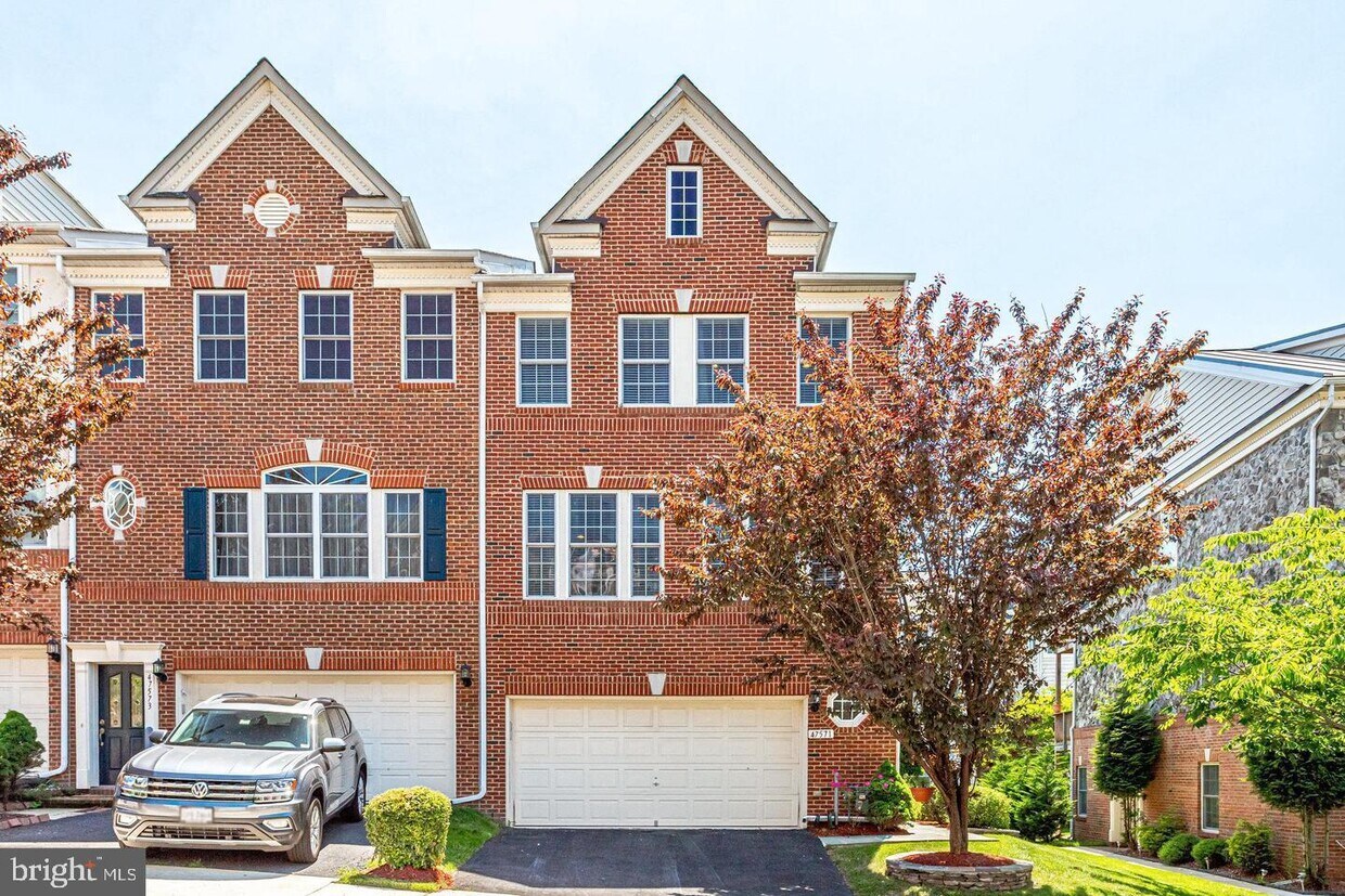 47571 Royal Burnham Terrace, Sterling, VA 20165 Townhouse for Rent in
