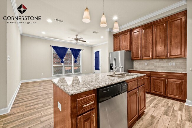 Foto del edificio - 3 Bedroom House in University Villas| Community Pool |Gated Community