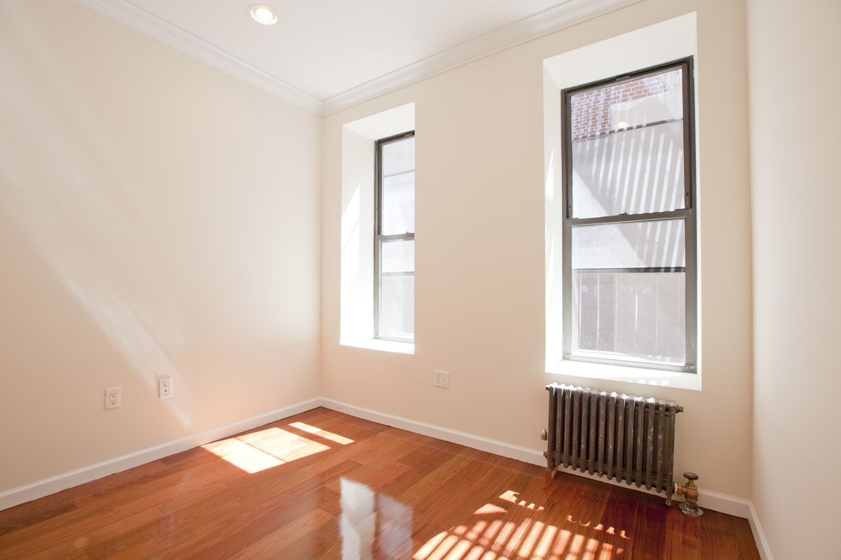 Foto principal - 324 E 30th St