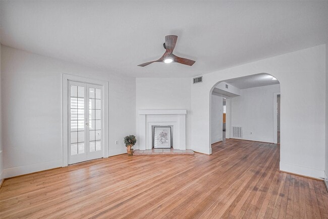 Building Photo - 1614 Ridgewood St