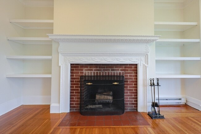 Building Photo - 857 Beacon St