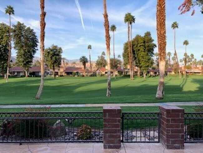 Building Photo - 3 Bedroom Condo for rent in Palm Desert, CA