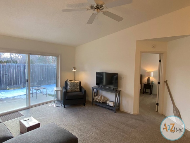Building Photo - Furnished 2 Bed 2 Bath includes WiFi & uti...