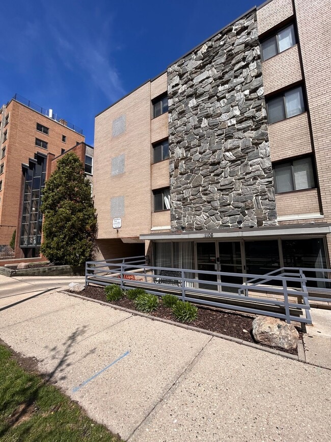 Building Photo - The Arden
