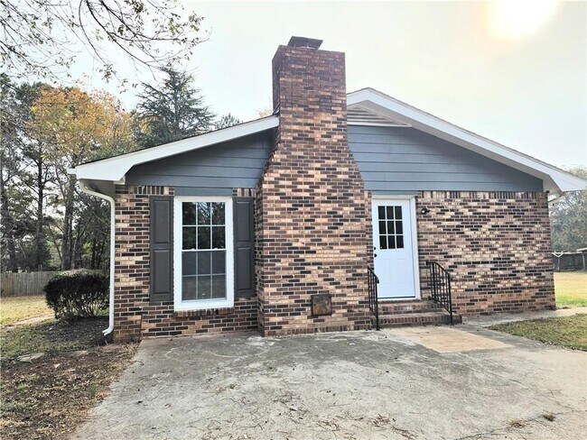 Building Photo - 1800 Hwy 81