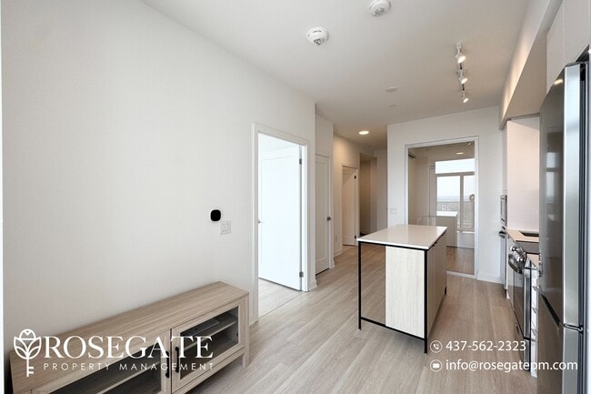 Building Photo - Bright 2-Bedroom Condo in Mississauga – 70...