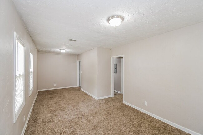 Foto del edificio - 853 Bunker Hill Blvd