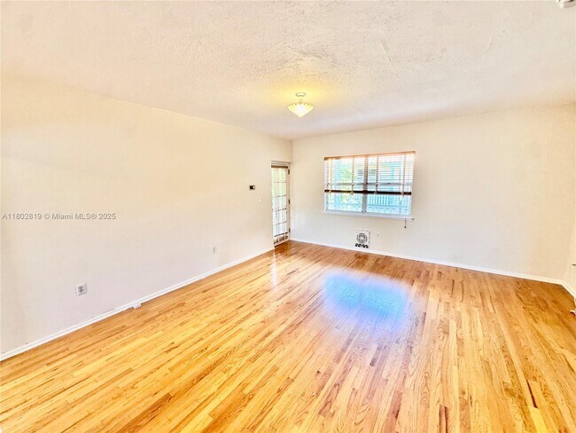 Foto del edificio - 736 13th St