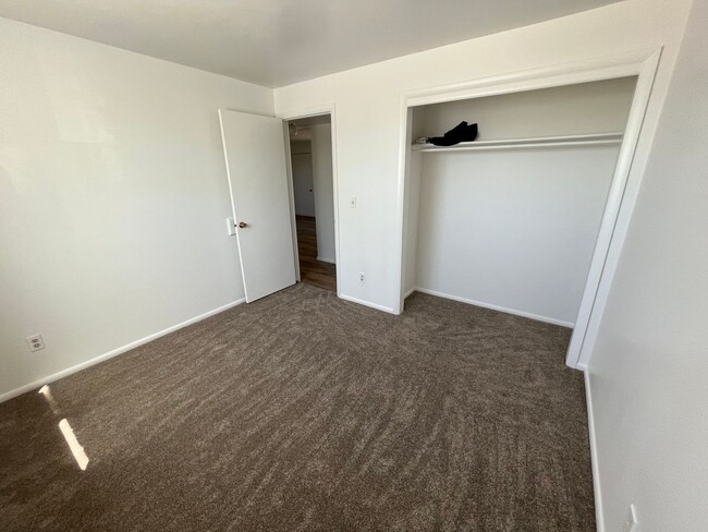 Building Photo - Great 2 Bedroom 1 Bathroom Apartment in Pr...