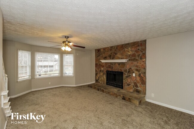 Building Photo - 594 Picketts Ridge