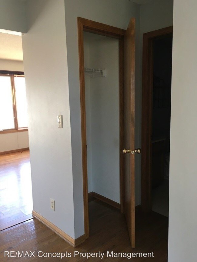 Building Photo - 3 br, 3 bath House - 3815 Hyde Ave